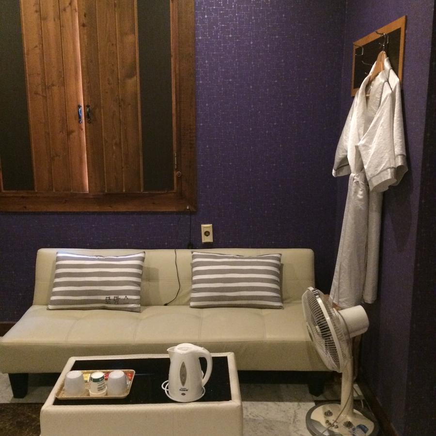 Romance Hotel Chungju Zewnętrze zdjęcie