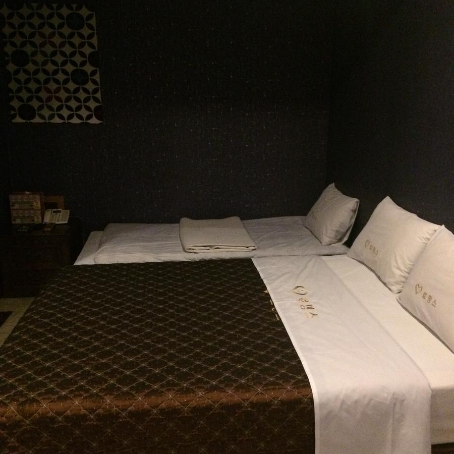 Romance Hotel Chungju Zewnętrze zdjęcie